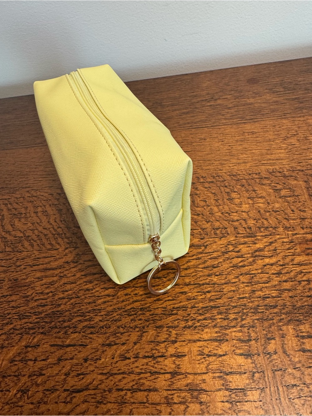 Make-Up Bag Stuffed/Pregnant with Beauty Items - Picture 11 of 12